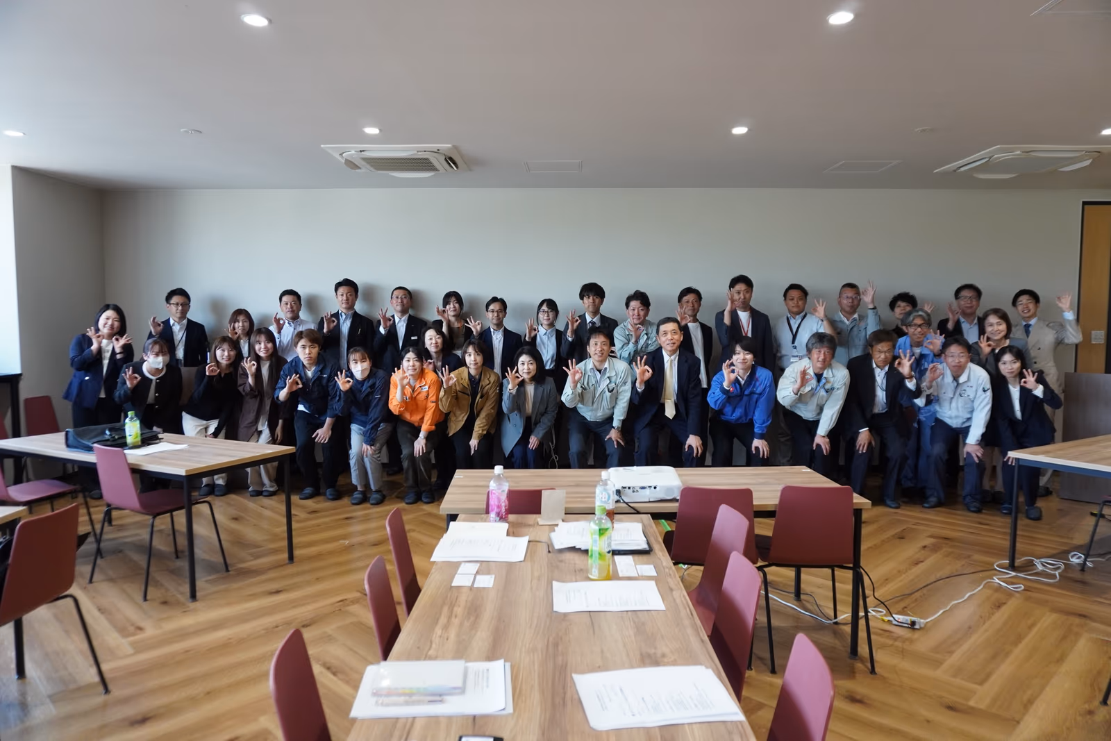 桑名市の企業さん約30社を迎え、「PR力UPカイギ」を開催しました